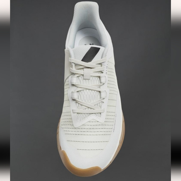 CROSS TRAINING SNEAKERS SIZE 8 - Picture 4 of 4